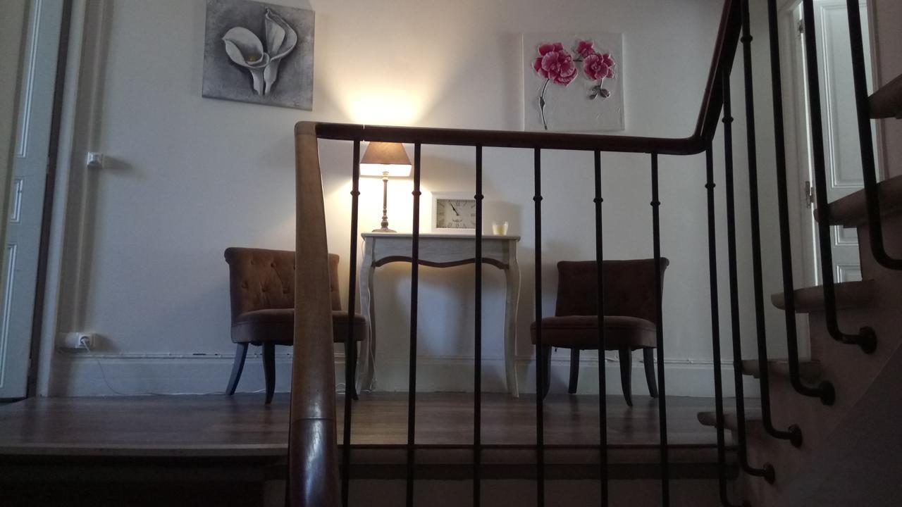 마니-앙-베상 Maison De Ville B&B 외부 사진