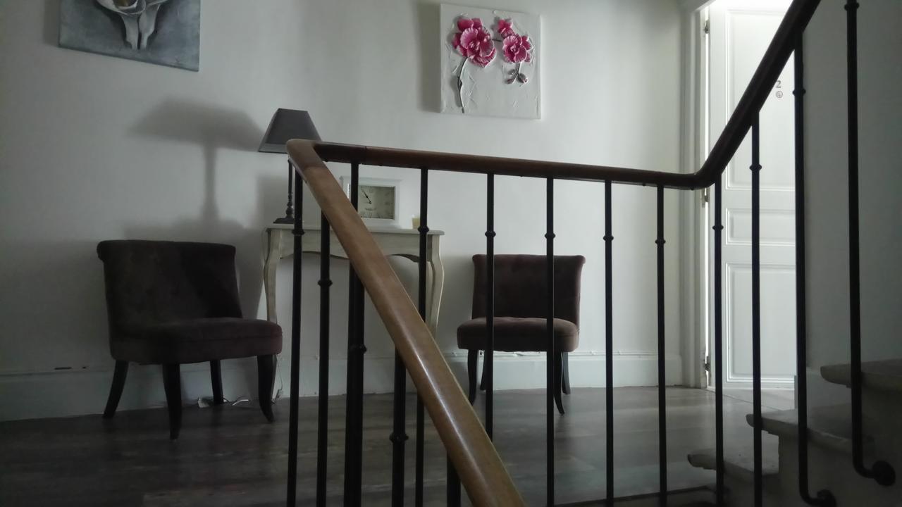 마니-앙-베상 Maison De Ville B&B 외부 사진