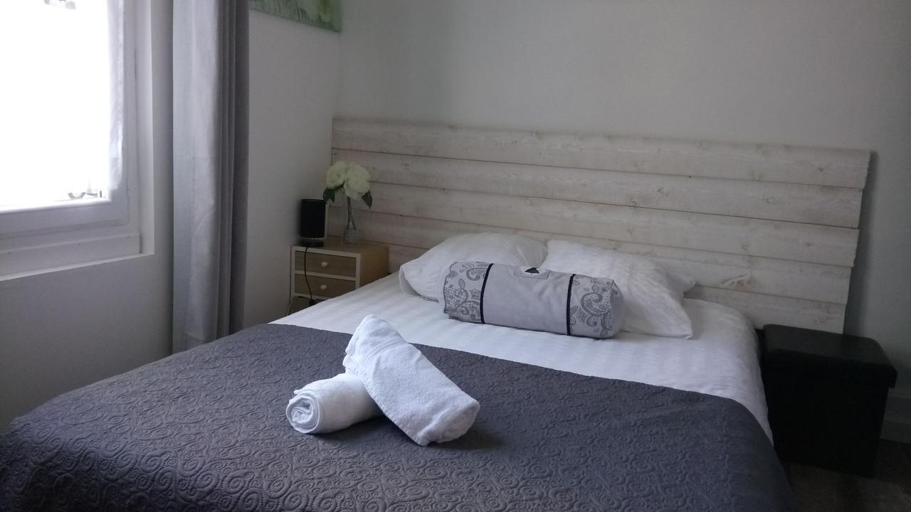 마니-앙-베상 Maison De Ville B&B 외부 사진